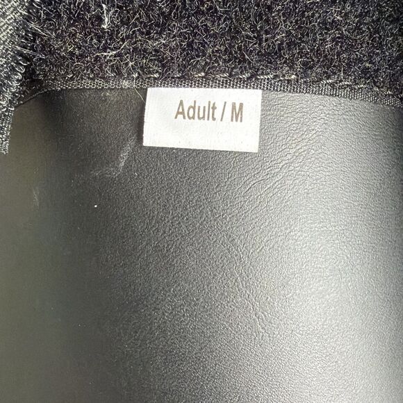 Sparring Gear Revgear Adult Size Medium Boxing Gloves,Headgear, Shin Guard Set - Picture 4 of 11